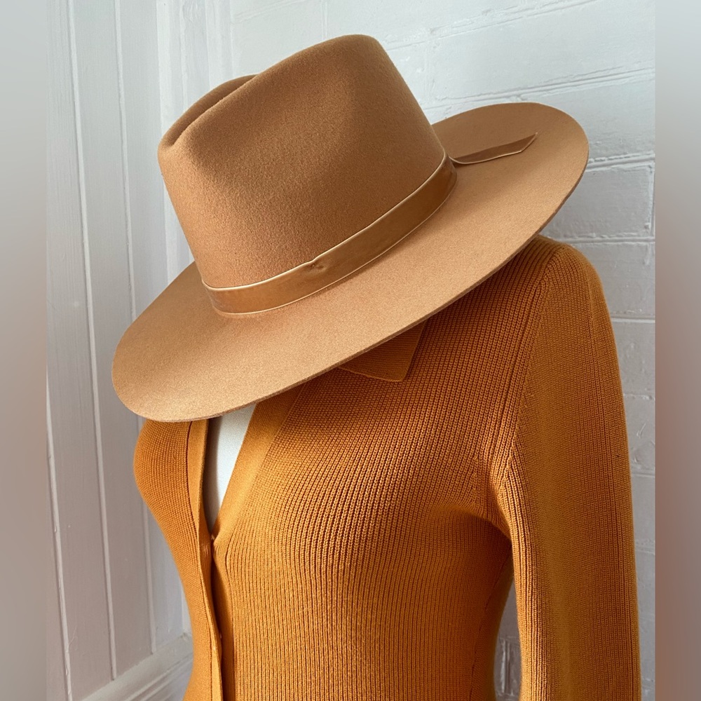 Wyeth flat brim hat